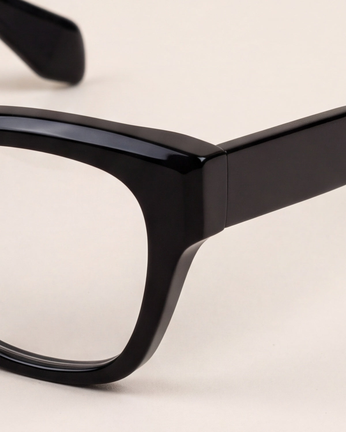 Chloe in black, detail