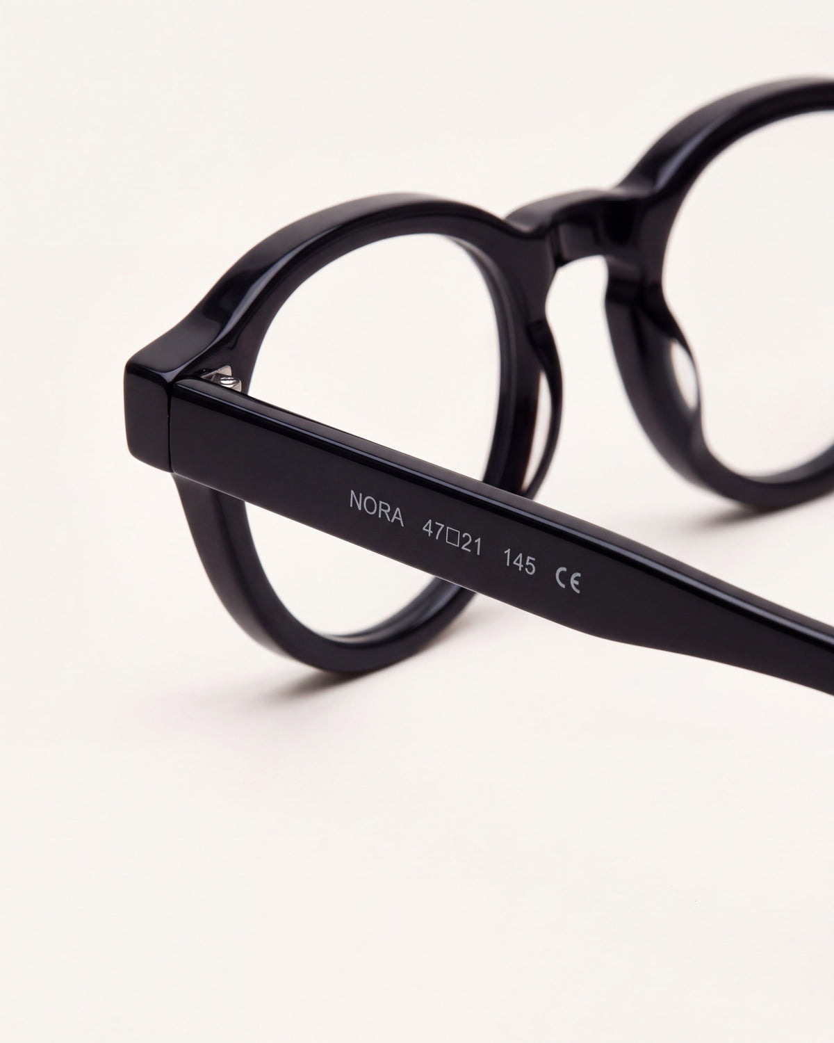 Nora in black, detail