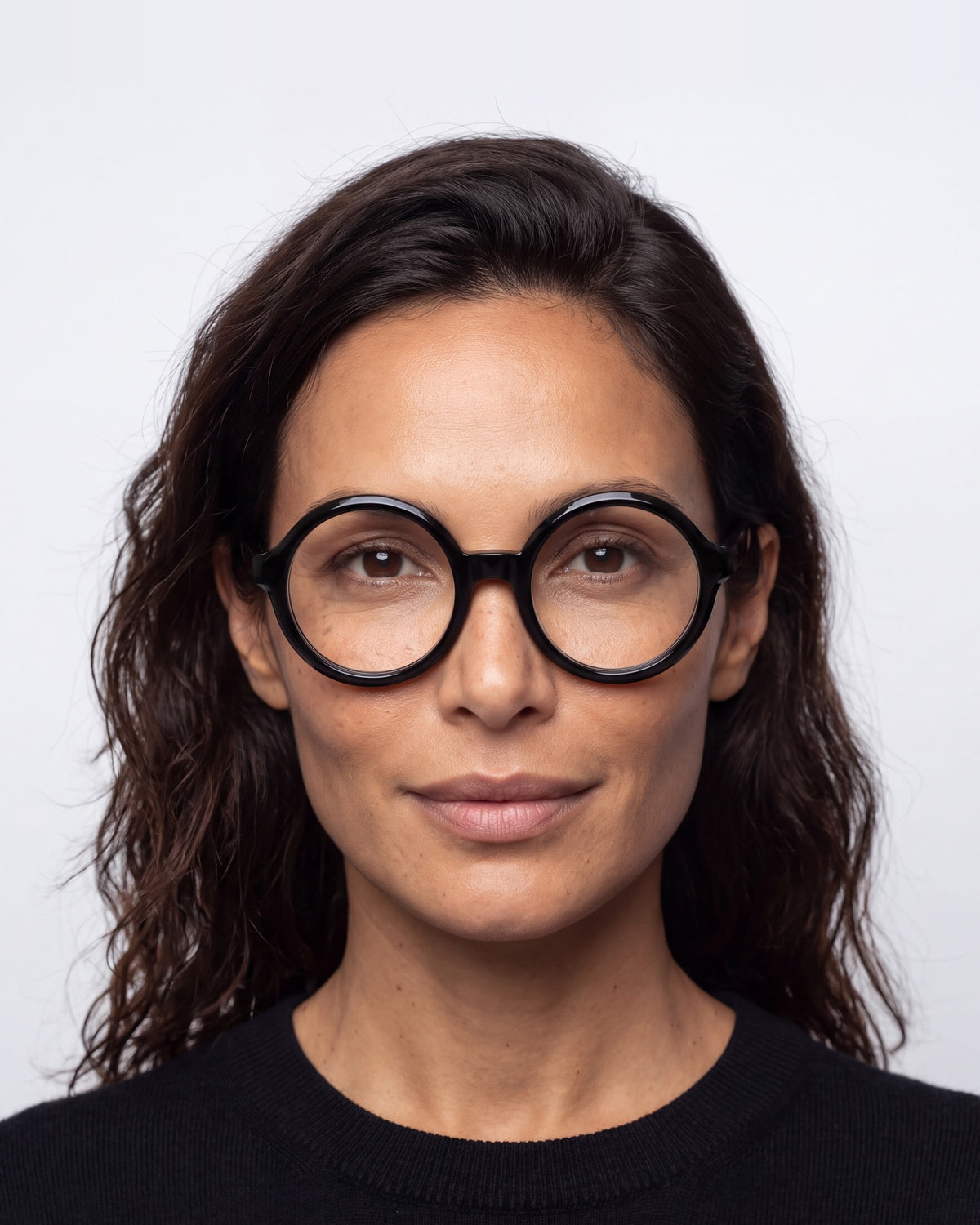 Rakel in black, worn