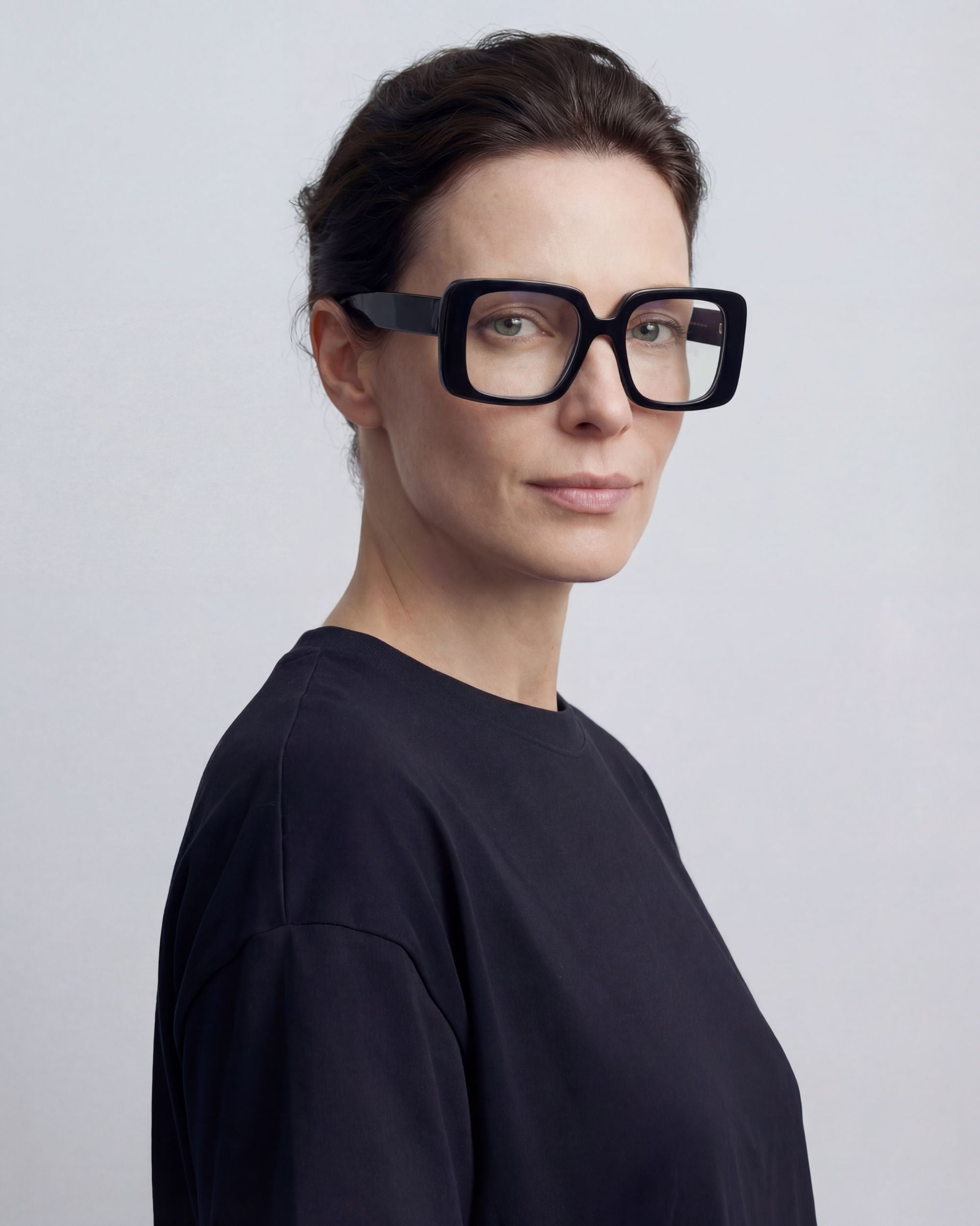 Estrid Black Large Readers